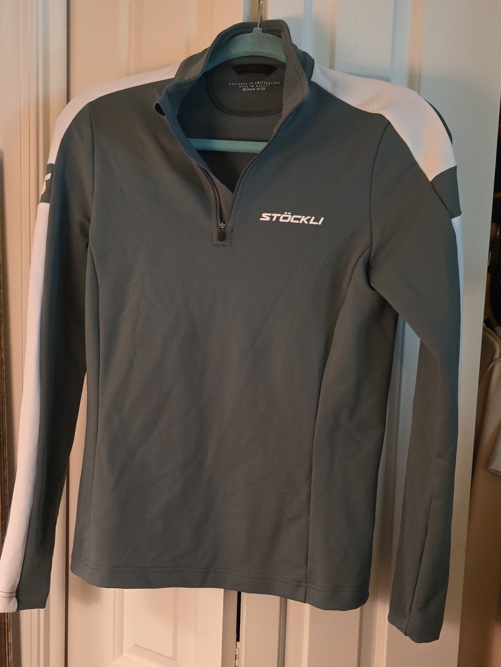 Stöckli Olive Athletic Quarter-Zip Top with White Accents Sz M/38 EU